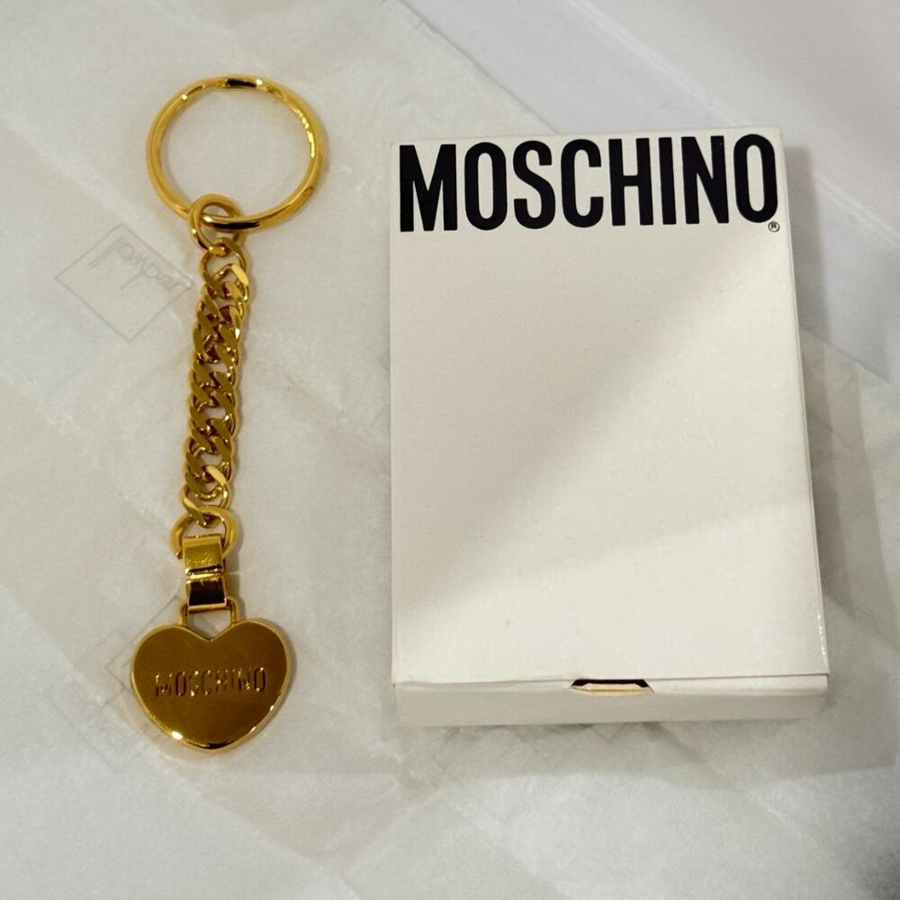 NWT Vintage 80s Moschino by Redwall Gold Toned Cute Heart Bag Charm